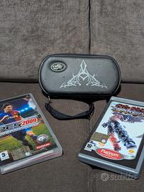 Set n. 2 Giochi PSP + Custodia.