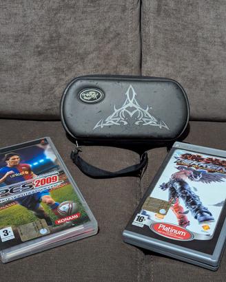 Set n. 2 Giochi PSP + Custodia.