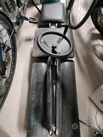 Divaricatore per gambe palestra