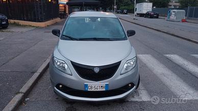 Lancia Ypsilon GPL leggi descrizione