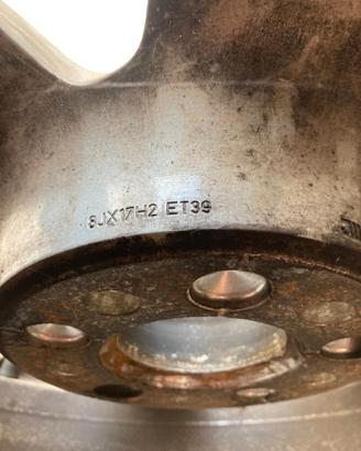 Cerchi in lega 17" con gomme invernali