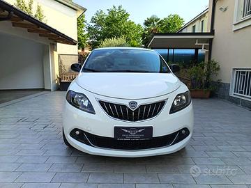 LANCIA YPSILON TELECAMERA POSTERIOE + NAVI