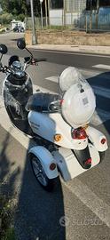Scooter elettrico nuovo per anziani