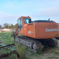 Escavatore Daewoo 220