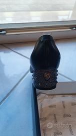 scarpe mai usate. nuove