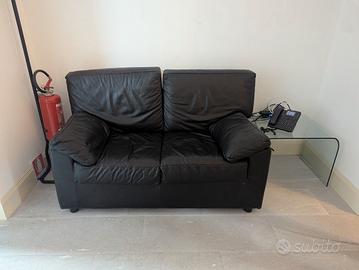 Divano in vera pelle nera