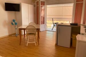 Monolocale, Piazza duca degli Abruzzi