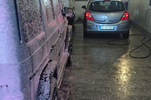 Autolavaggio a mano