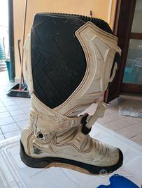 Scarponi per motocross taglia 41.   € 80