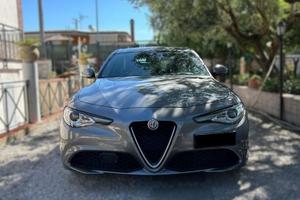 Alfa Romeo Giulia 2.2 Turbo AT8 150CV Super