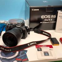 Canon EOS R6 Mark II + Obiettivo RF 24-105 mm