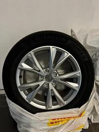 Set di 4 pneumatici + cerchioni Audi Q3