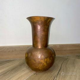 Vaso vintage in rame battuto