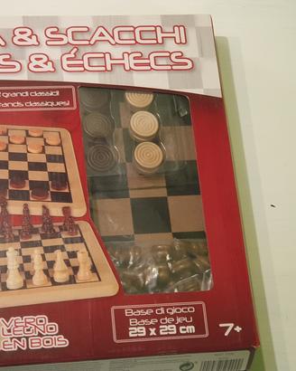 Scacchiera ancora imballata