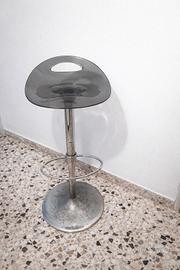 3 sgabelli da bar regolabili in plexiglass fumé – 