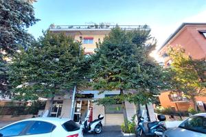 Colli portuensi - locale commerciale