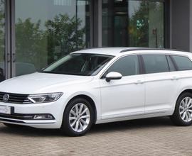 VOLKSWAGEN Passat Variant 1.6 TDI SCR DSG Busine