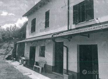 Casa di campagna con terreno