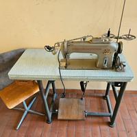 Macchina da cucire industriale
