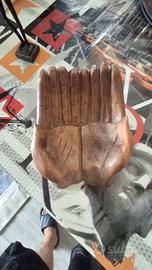 mani in legno 