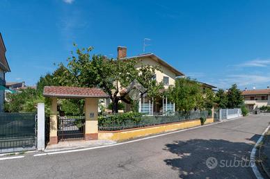 PORZIONE DI BIFAMILIARE A VILLAFRANCA DI VERONA