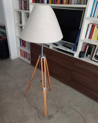 Lampada trepiede
