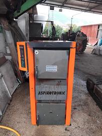 Caldaia a fiamma rovesciata a legna