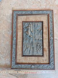 Quadro vintage con bassorilievo in peltro 