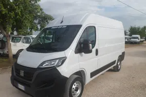 Fiat Ducato furgone medio alto