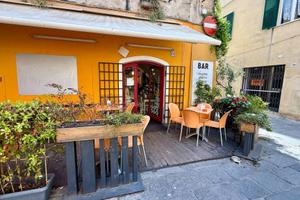 Attività / Licenza di 70 m² con 2 locali a Albenga
