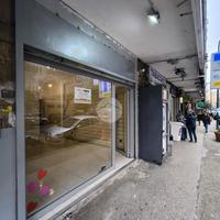 NEGOZIO A NAPOLI