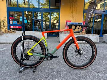 bici gravel MEGAMO SILK 03 tg L + ruote DT GRC1100