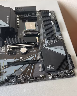Scheda madre AM4 X570 + Ryzen 7 3700x