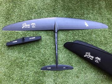Hydrofoil F-One Jam 1900 pumping