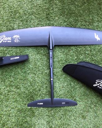 Hydrofoil F-One Jam 1900 pumping