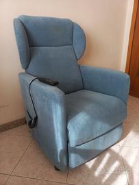 poltrona sollevapersone elettrica per anziani