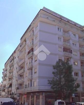 4 LOCALI A ROMA