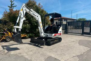 E235 - Escavatore 28 q Bobcat 328