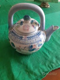 Teiera Vintage in ceramica decorata a mano 1970