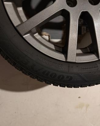 Cerchi più gomme invernali 205/55 R 16 grupp vag