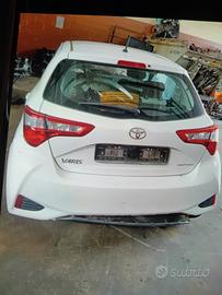TOYOTA YARIS ANNO 2018 PORTELLONE E PARAURTI POST 