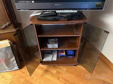mobile porta TV con ruote e ante in vetro fumato