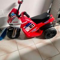 ducati 1098 peg perego  più 3 batterie 