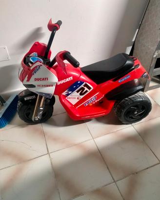 ducati 1098 peg perego  più 3 batterie 