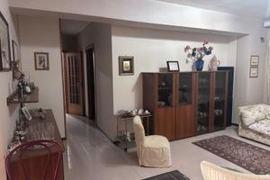 Appartamento e box auto, zona ospedale. Trattabile
