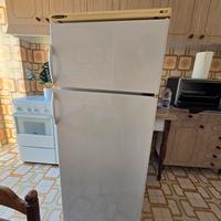 Frigorifero a libera installazione Kelvinator