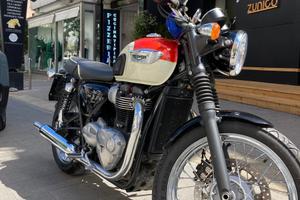 Triumph bonneville T100