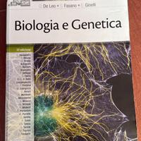 Libro di biologia e genetica