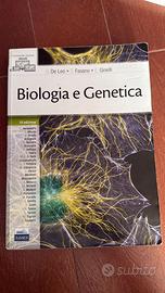 Libro di biologia e genetica