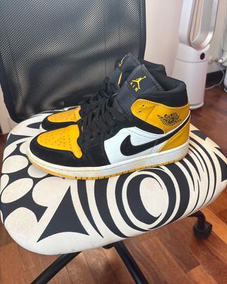 AIR JORDAN 1 MID